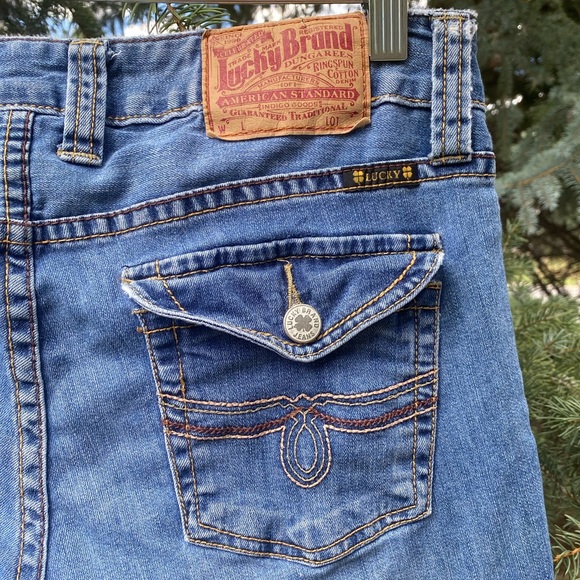 SOFT! Lucky Brand Bootcut Jeans - Picture 12 of 16